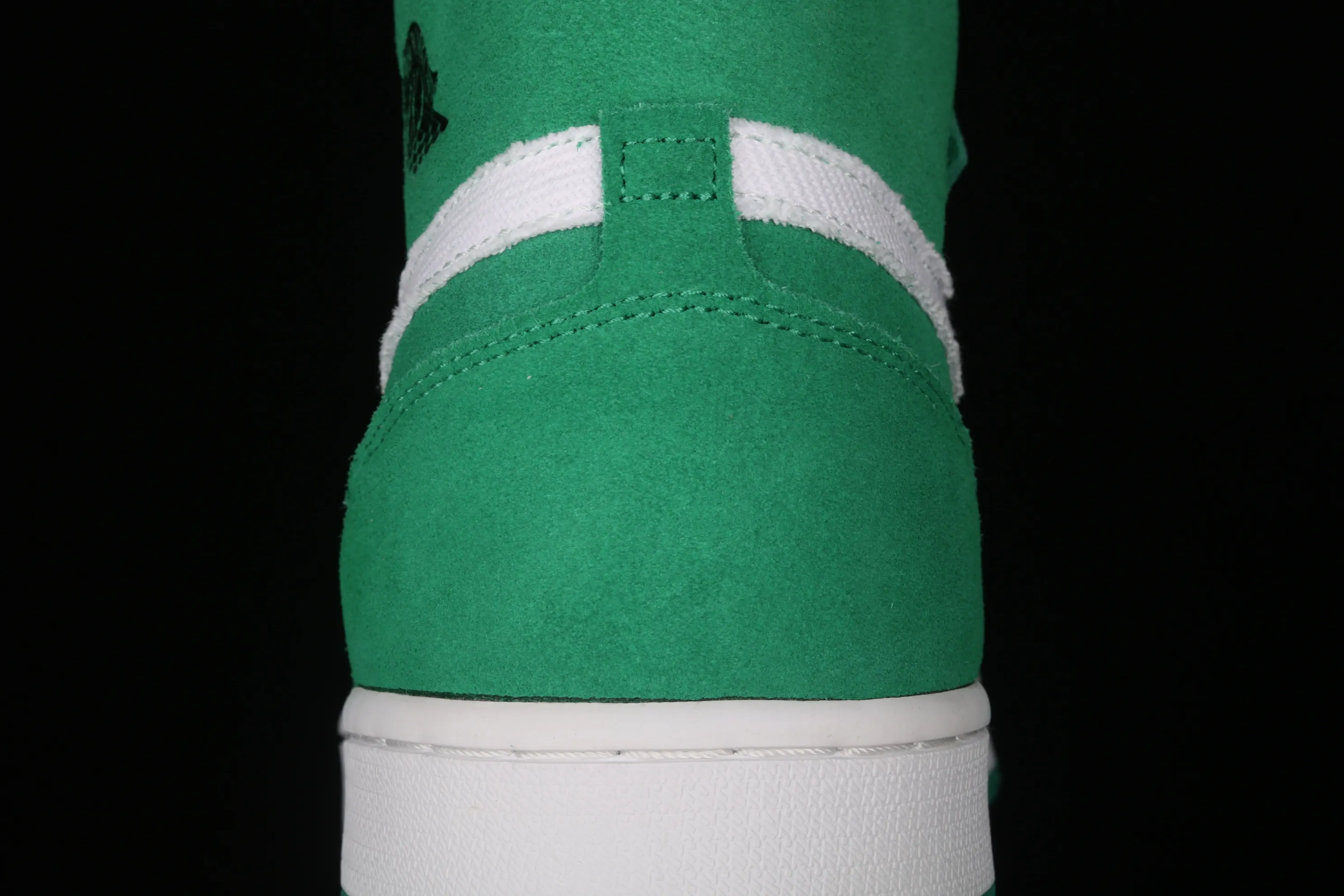 All categories Air Jordan Jordan series basketball shoes Air Jordan 1 High G version Air Jordan 1 Zoom CMFT "Stadium Green" AJ1 Joe 1 white and green stitching CT0978-300
